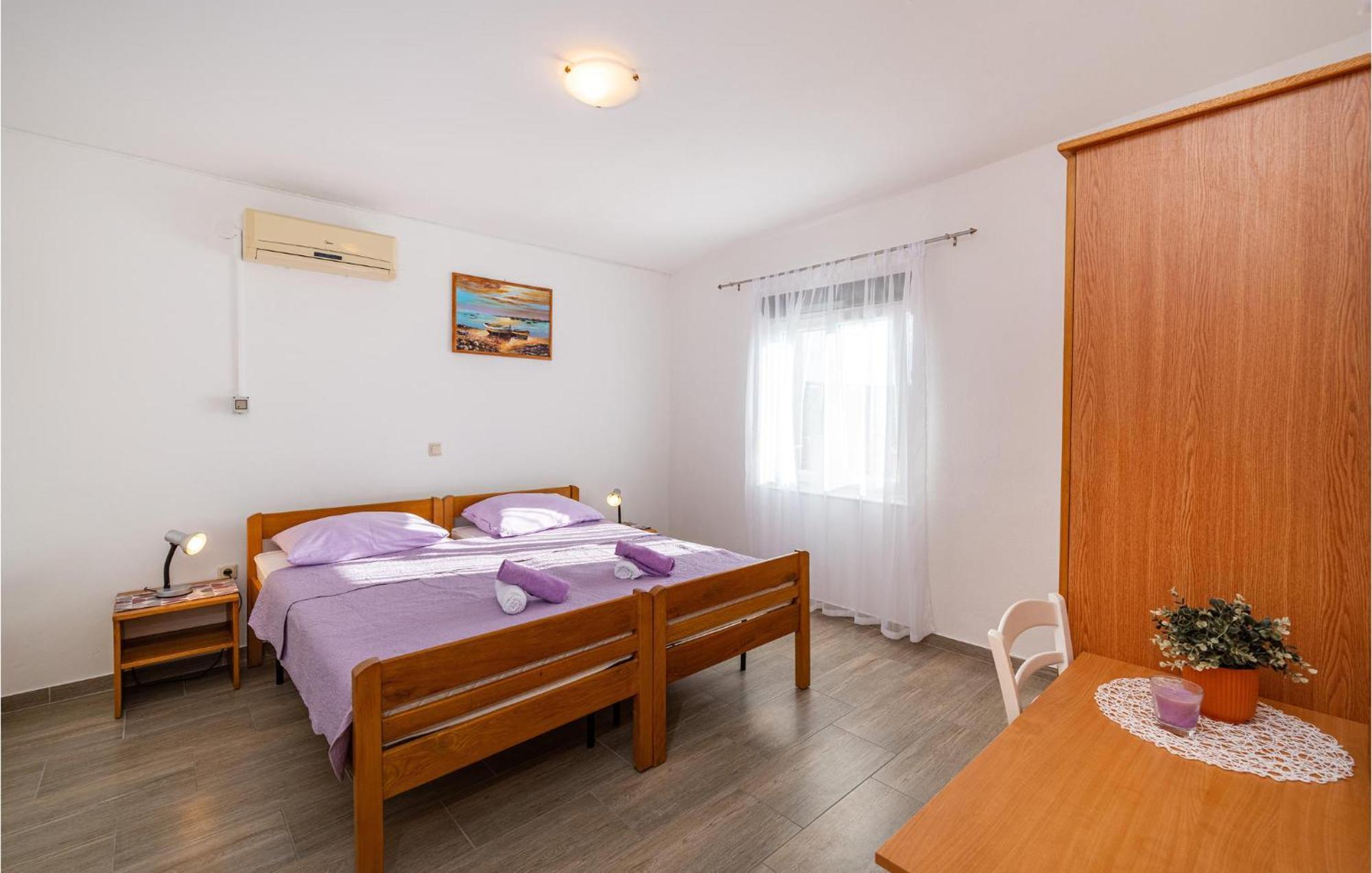 Beautiful Home In Rovanjska With Wifi Екстер'єр фото
