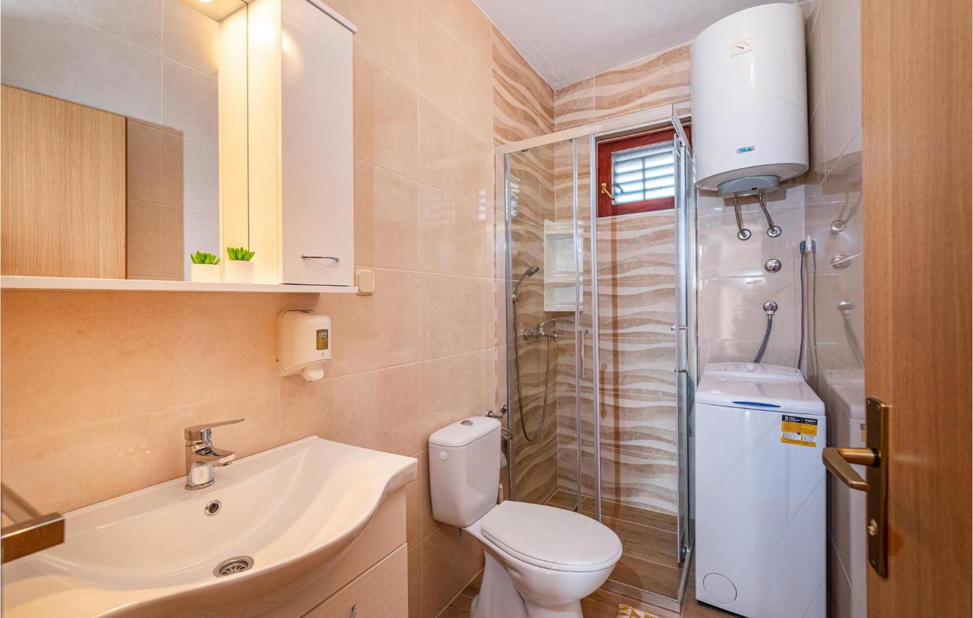 Beautiful Home In Rovanjska With Wifi Екстер'єр фото