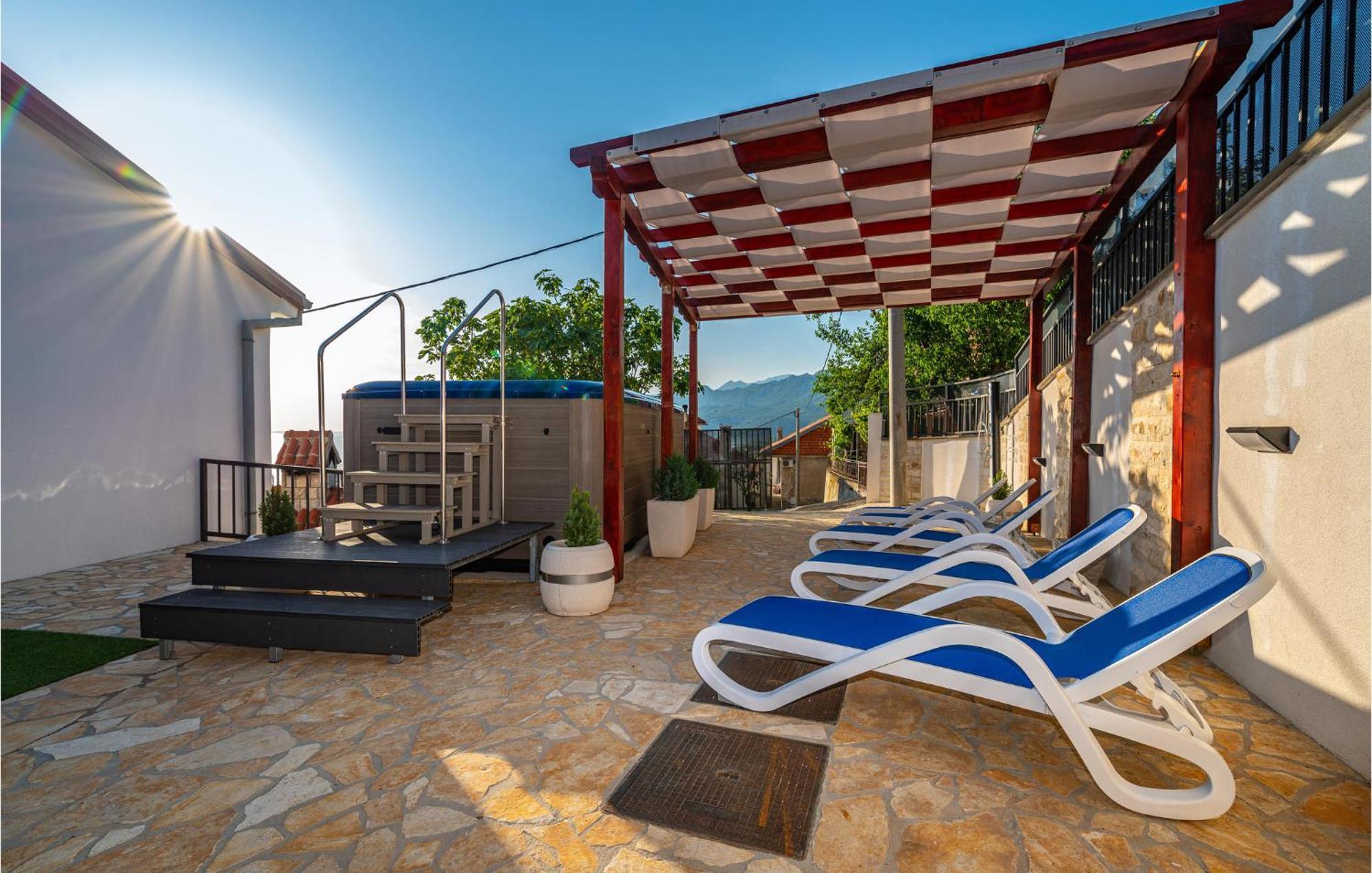 Beautiful Home In Rovanjska With Wifi Екстер'єр фото